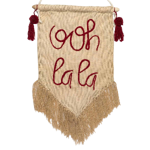 Ooh lala Wandkleed met borduursel 'ooh lala'.